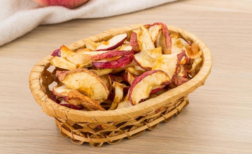 Jablkove chipsy zizaly